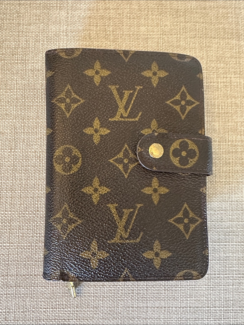 100% authentic Louis Vuitton wallet organizer